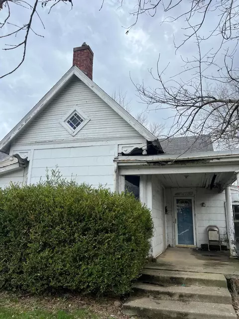 1023 S Main St, Washington Court House, OH 43160