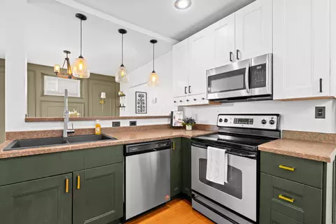 Kitchen - 532 E Moler St, Columbus, OH 43207 photo 2 of 5