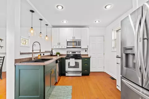 Kitchen - 532 E Moler St, Columbus, OH 43207 photo 4 of 5