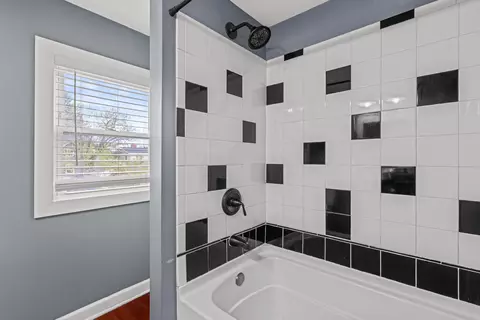 Bath - 532 E Moler St, Columbus, OH 43207 photo 5 of 5