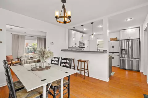 Dining - 532 E Moler St, Columbus, OH 43207 photo 2 of 4