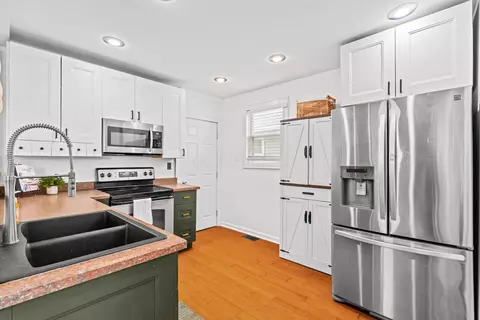 Kitchen - 532 E Moler St, Columbus, OH 43207 photo 5 of 5