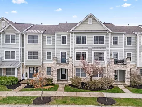 5935 Canyon Creek Dr #604, Dublin, OH 43016