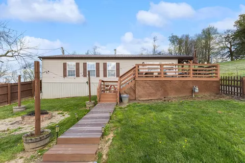 19404 High St, Adelphi, OH 43101