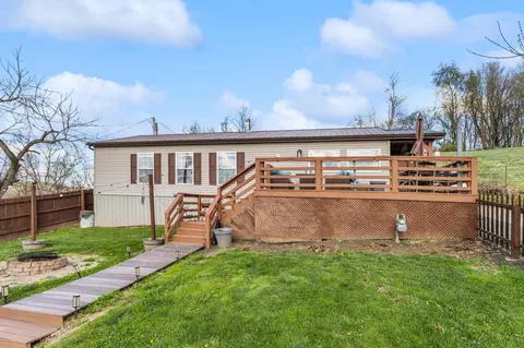 Exterior - 19404 High St, Adelphi, OH 43101 photo 1 of 10