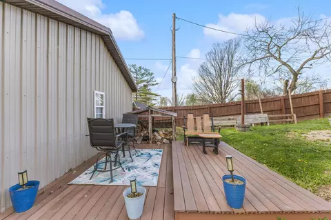 Exterior - 19404 High St, Adelphi, OH 43101 photo 5 of 10