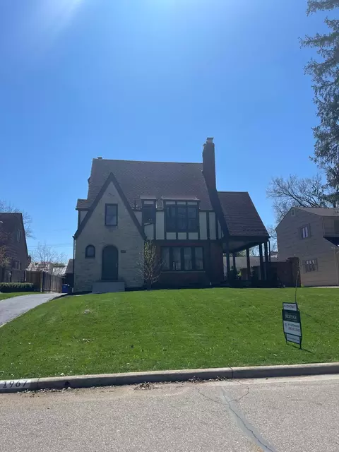 1967 Berkshire Rd, Columbus, OH 43221