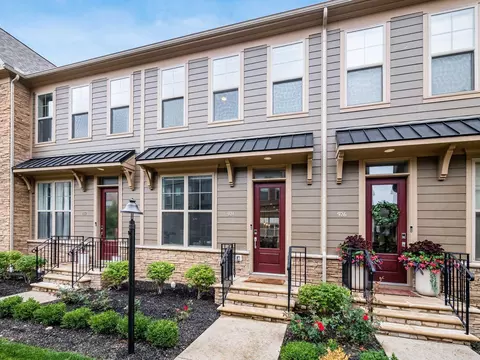 924 Pullman Pl #32, Columbus, OH 43212