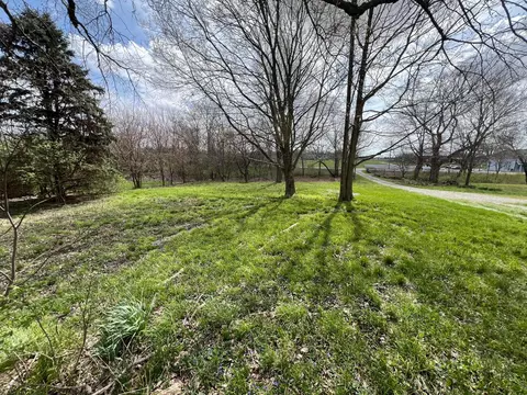 Exterior - 6192 Troy Rd, Springfield, OH 45502 photo 7 of 9
