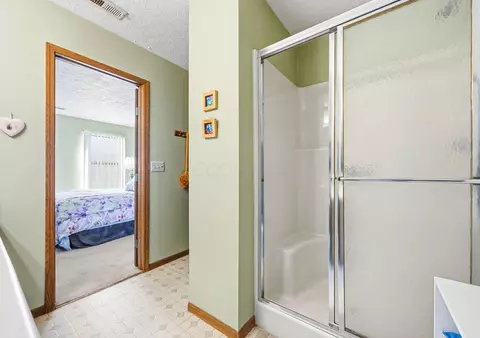 Bath - 3972 Covington Dr, Springfield, OH 45503 photo 1 of 5