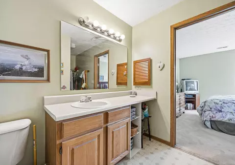 Bath - 3972 Covington Dr, Springfield, OH 45503 photo 2 of 5