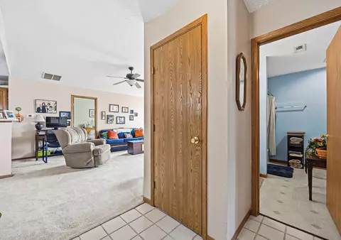 Entry Way - 3972 Covington Dr, Springfield, OH 45503 photo 3 of 5