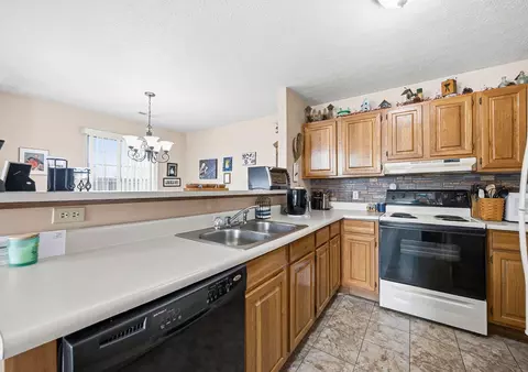 Kitchen - 3972 Covington Dr, Springfield, OH 45503 photo 3 of 6