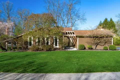 1113 Autumn Creek Cir, Westerville, OH 43081