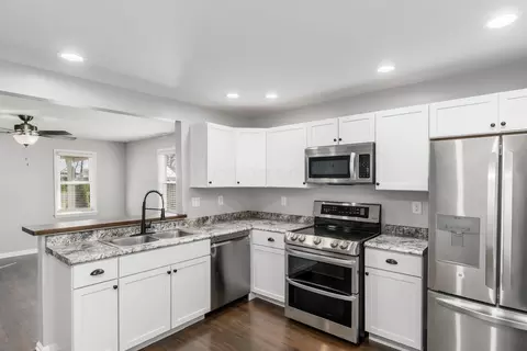 Kitchen - 158 Hayward St, Circleville, OH 43113 photo 1 of 2