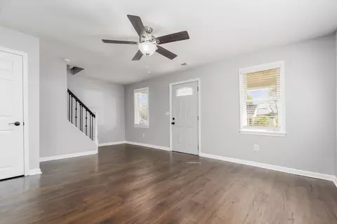Living - 158 Hayward St, Circleville, OH 43113 photo 2 of 3