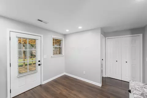 Entry Way - 158 Hayward St, Circleville, OH 43113 photo 4 of 6