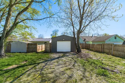 Exterior - 158 Hayward St, Circleville, OH 43113 photo 11 of 13