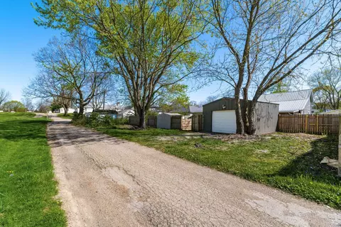 Exterior - 158 Hayward St, Circleville, OH 43113 photo 12 of 13