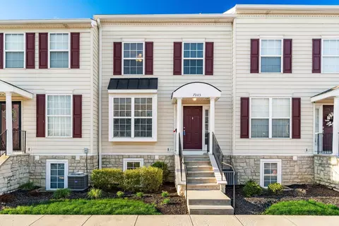 7005 Monarchos Dr #11, New Albany, OH 43054