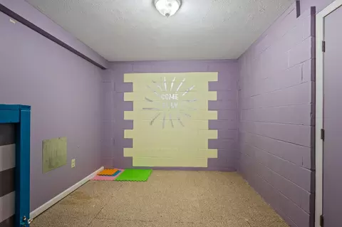 Bedroom - 1120 Devlin Ct, Columbus, OH 43228 photo 6 of 7