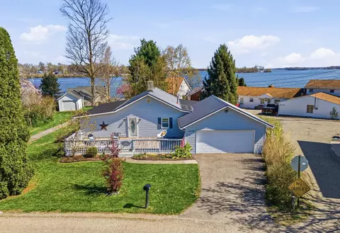 12176 Bright St NE, Millersport, OH 43046