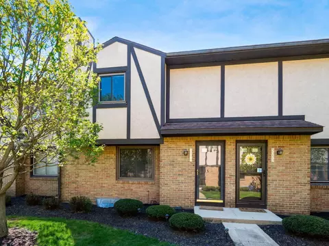 5374 Tartan Ln #33, Columbus, OH 43235