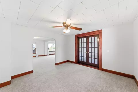 Living - 2113 Smeltzer Rd, Marion, OH 43302 photo 4 of 6