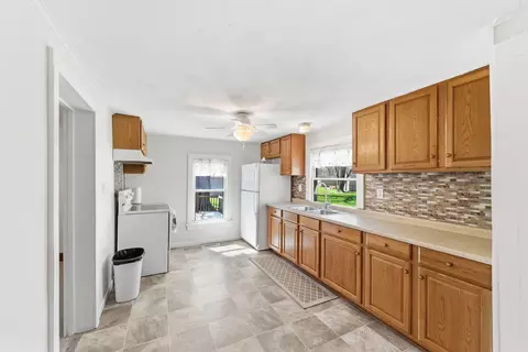 Kitchen - 2113 Smeltzer Rd, Marion, OH 43302 photo 2 of 3