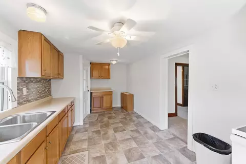 Entry Way - 2113 Smeltzer Rd, Marion, OH 43302 photo 1 of 1