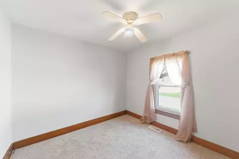 Bedroom - 2113 Smeltzer Rd, Marion, OH 43302 photo 2 of 3