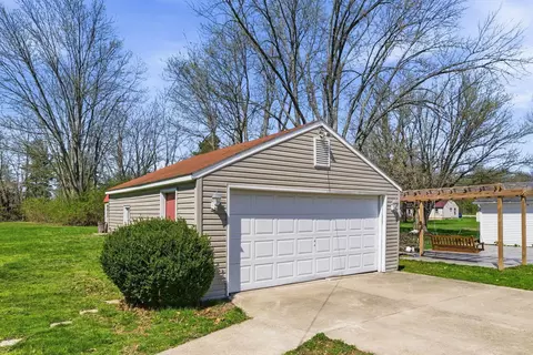 Exterior - 2113 Smeltzer Rd, Marion, OH 43302 photo 3 of 7