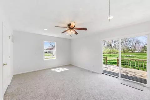 Living - 2113 Smeltzer Rd, Marion, OH 43302 photo 6 of 6