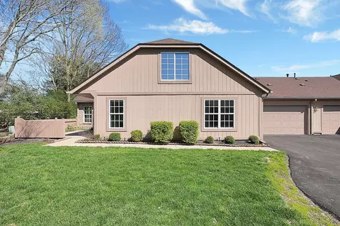 2468 Timberside Dr, Columbus, OH 43235