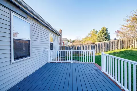 Exterior - 1034 Crossbrook Blvd, Galloway, OH 43119 photo 7 of 8