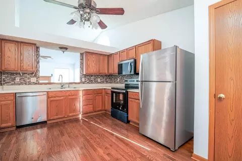 Kitchen - 1034 Crossbrook Blvd, Galloway, OH 43119 photo 4 of 4