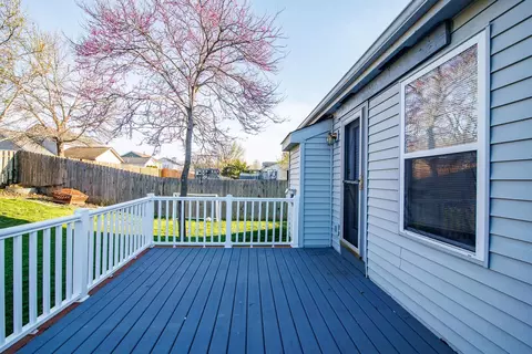 Exterior - 1034 Crossbrook Blvd, Galloway, OH 43119 photo 6 of 8