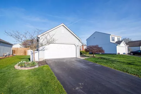 1034 Crossbrook Blvd, Galloway, OH 43119
