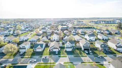 View/Area - 1034 Crossbrook Blvd, Galloway, OH 43119 photo 8 of 11