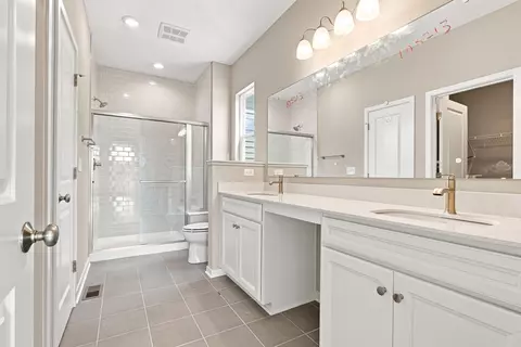 Bath - 1593 Kenneth Dr, Delaware, OH 43015 photo 3 of 6