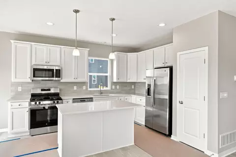 Kitchen - 1593 Kenneth Dr, Delaware, OH 43015 photo 3 of 4