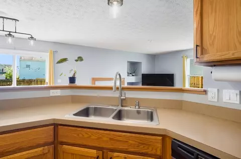 Kitchen - 6101 Jolliff St, Galloway, OH 43119 photo 3 of 4