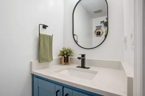Bath - 6101 Jolliff St, Galloway, OH 43119 photo 1 of 5