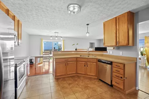 Kitchen - 6101 Jolliff St, Galloway, OH 43119 photo 1 of 4