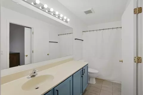 Bath - 6101 Jolliff St, Galloway, OH 43119 photo 3 of 5
