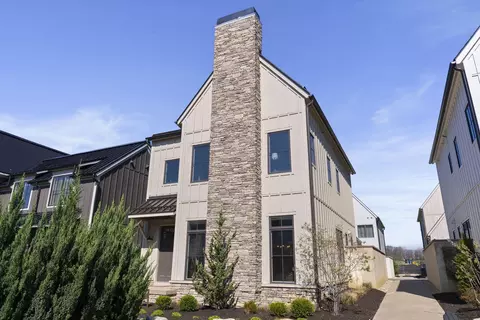 2899 Katmai Dr, Columbus, OH 43228