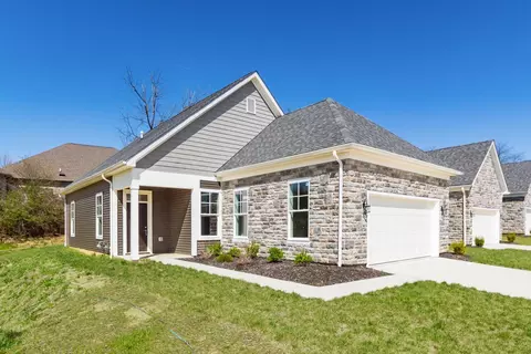 6040 Naughten Pond Dr, Columbus, OH 43213