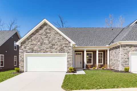 6052 Naughten Pond Dr, Columbus, OH 43213