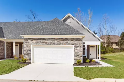 6056 Naughten Pond Dr, Columbus, OH 43213