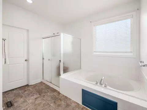 Bath - 357 Tipperary Loop, Delaware, OH 43015 photo 3 of 7
